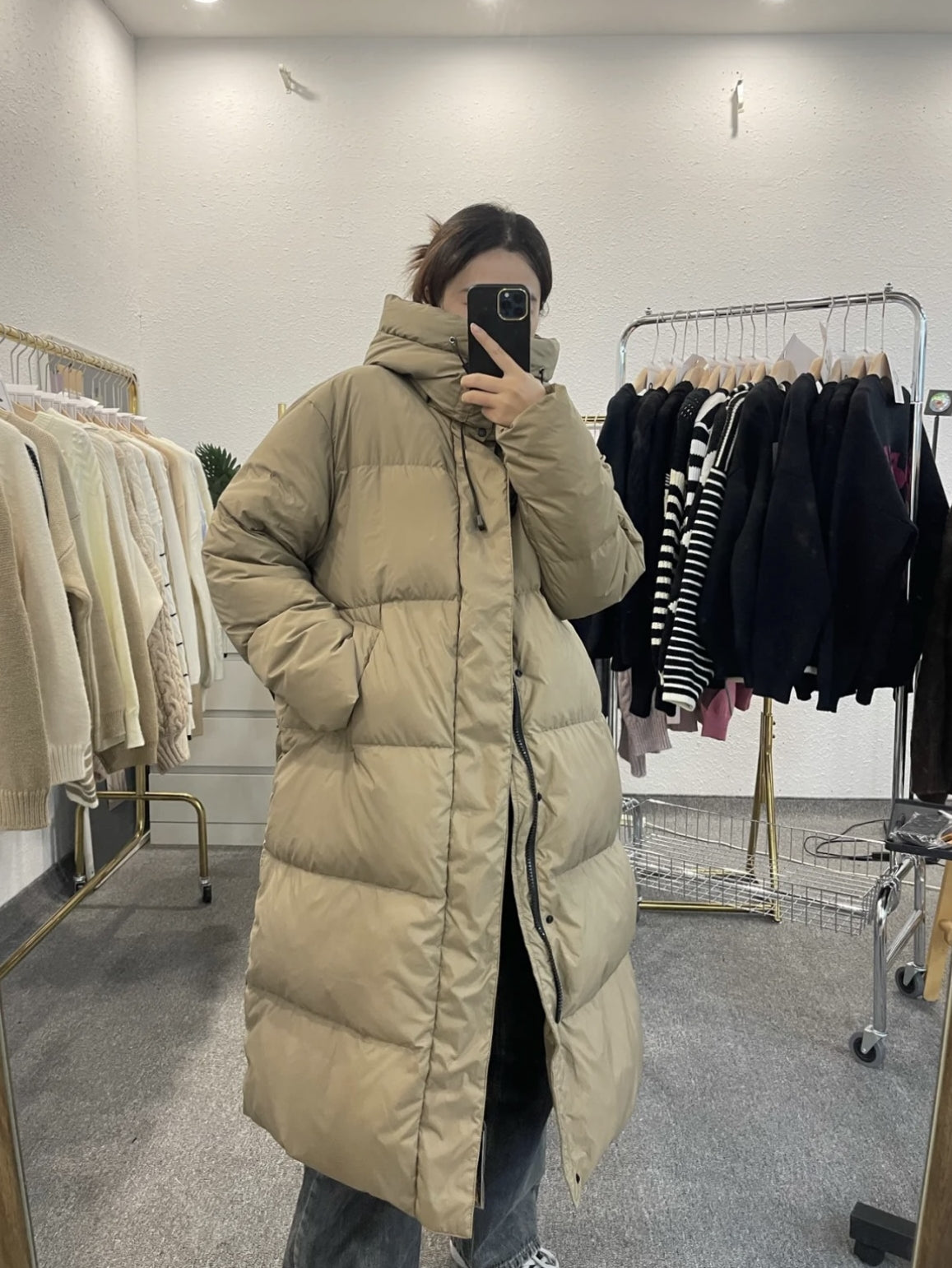 Over-the-knee Long Down Jacket Women's Loose Thickened White Duck Down.